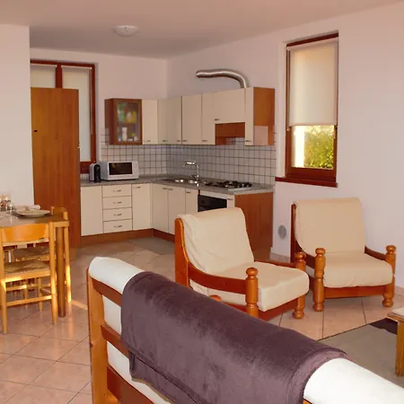 Hotel Albergo Navene Navene