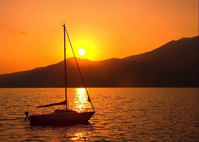 Albergo Navene Hotel 2*