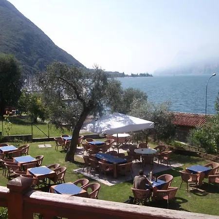 Albergo Navene Отель Navene