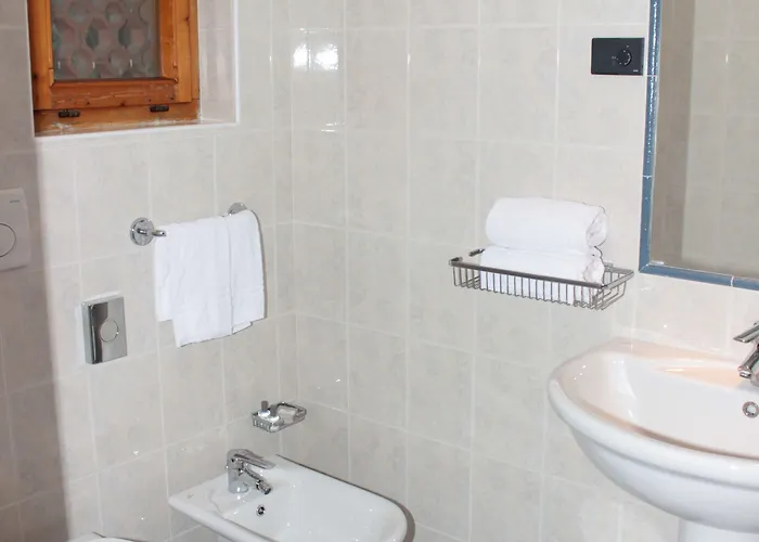 Albergo Navene Hotell