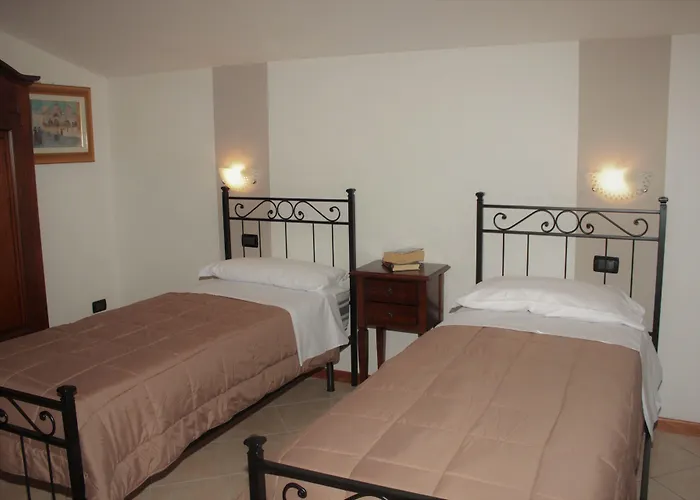 Hotell Albergo Navene 2*